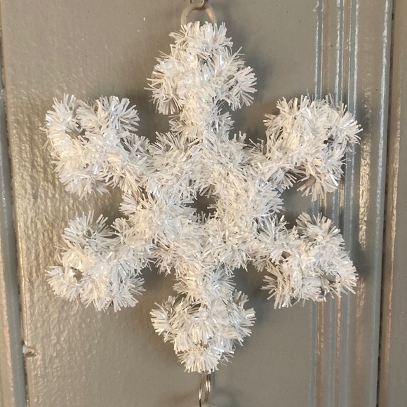 NWT Set of 2 Beautiful White Tinsel Snowflake ❄️ Holiday Decorations - Picture 7 of 16
